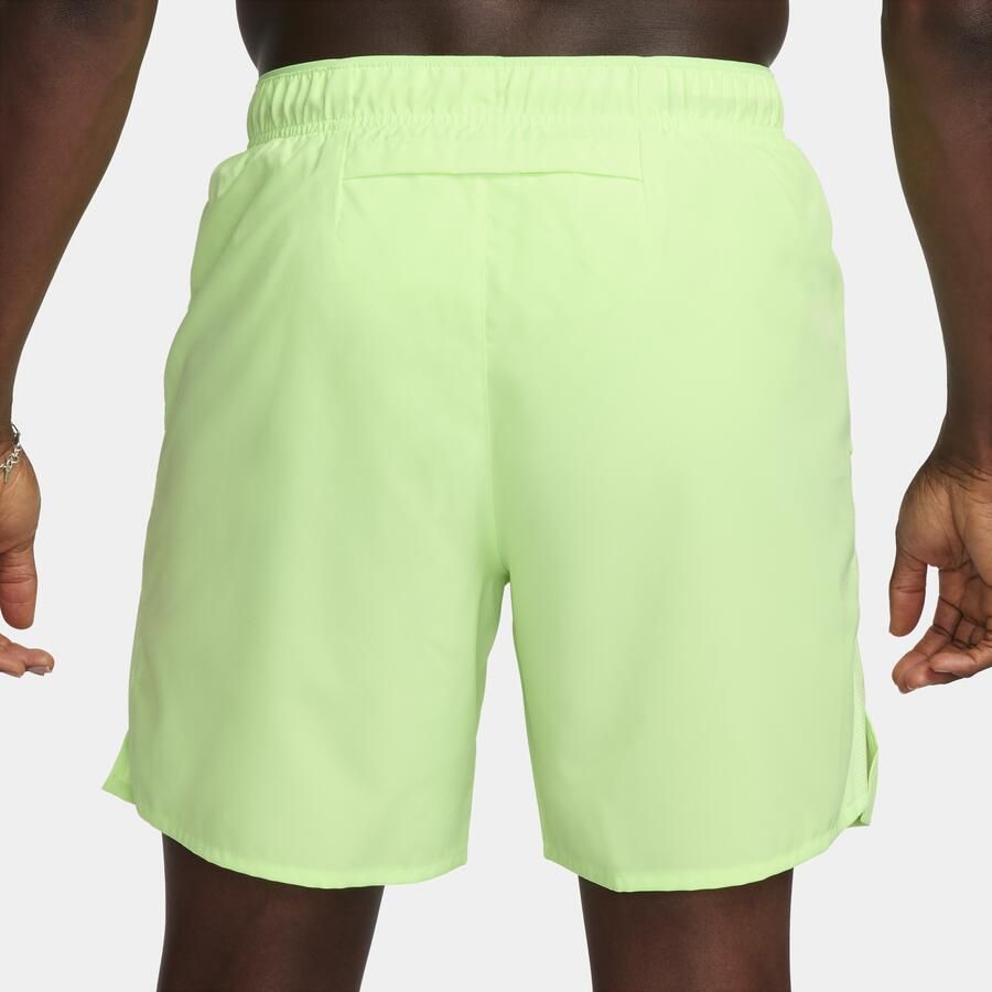Nike Challenger Dri-FIT hardloopshorts met binnenbroek voor heren (18 cm) Groen