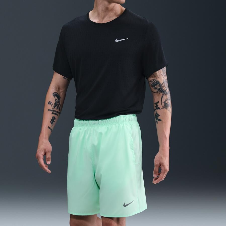 Nike Challenger Dri-FIT hardloopshorts met binnenbroek voor heren (18 cm) Groen