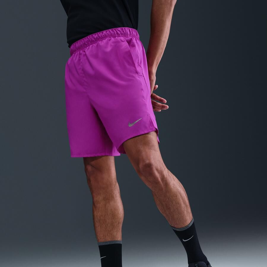 Nike Challenger Dri-FIT hardloopshorts met binnenbroek voor heren (18 cm) Paars
