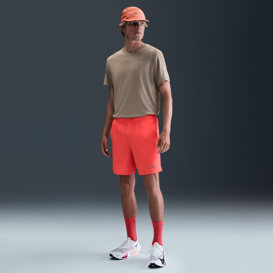 Nike Challenger Dri-FIT hardloopshorts met binnenbroek voor heren (18 cm) Rood - Foto 4