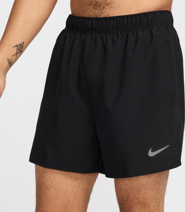 Nike Challenger multifunctionele 2-in-1 herenshorts met Dri-FIT (13 cm) Zwart - Foto 4