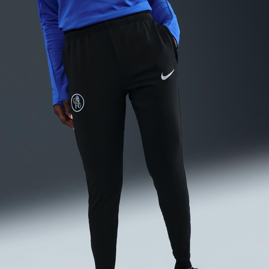 Nike Chelsea FC Strike Derde Total 90 knit voetbalbroek met Dri-FIT voor dames Zwart
