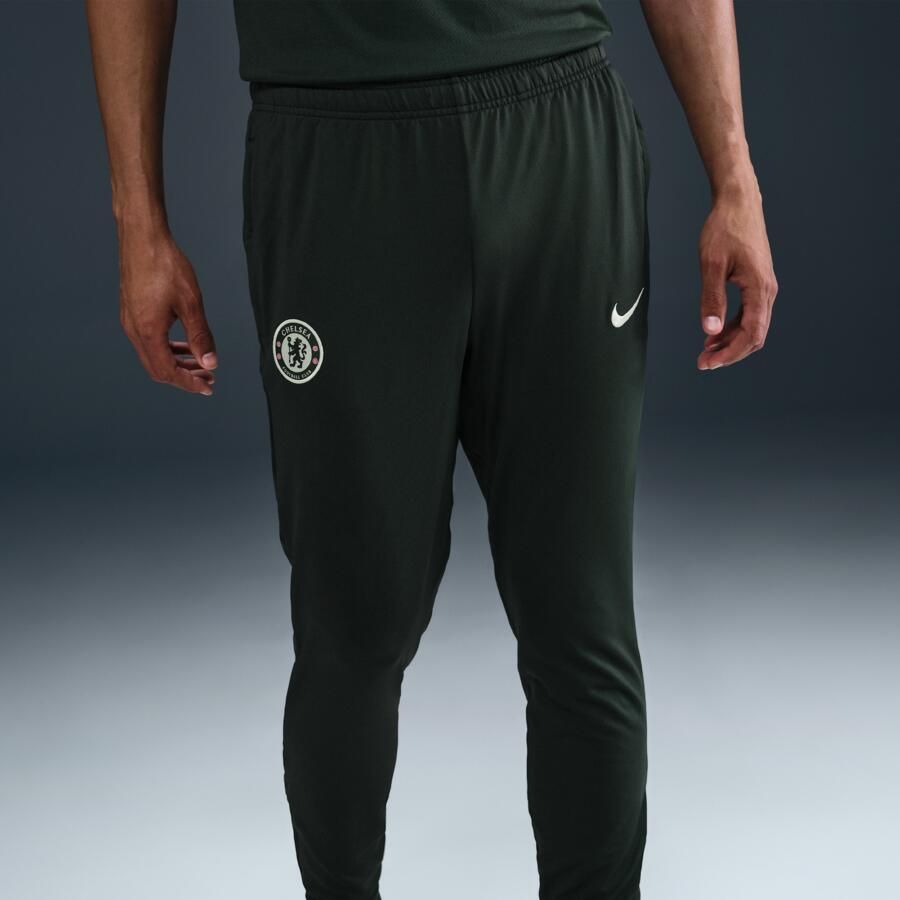 Nike Chelsea FC Strike Dri-FIT knit voetbalbroek voor heren Groen