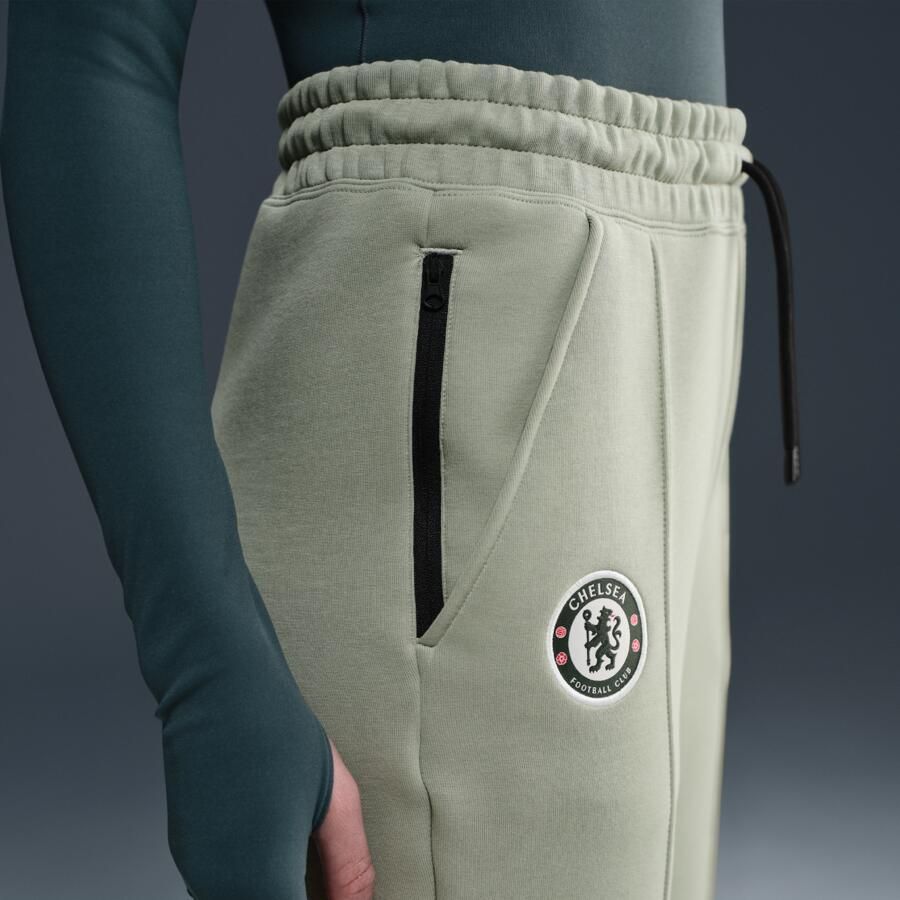 Nike Chelsea FC Tech voetbaljoggingbroek van fleece met halfhoge taille voor dames Groen - Foto 2