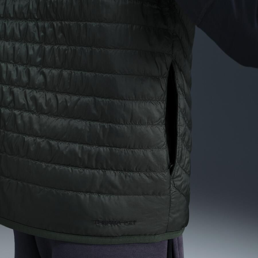 Nike Chelsea FC Windrunner Therma-FIT middelzware gewatteerde voetbalbodywarmer voor heren Groen