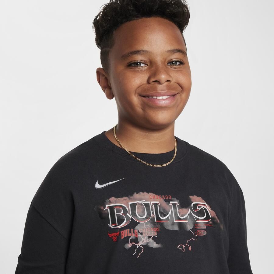Nike Chicago Bulls Essential NBA Max90 T-shirt met lange mouwen voor jongens Zwart