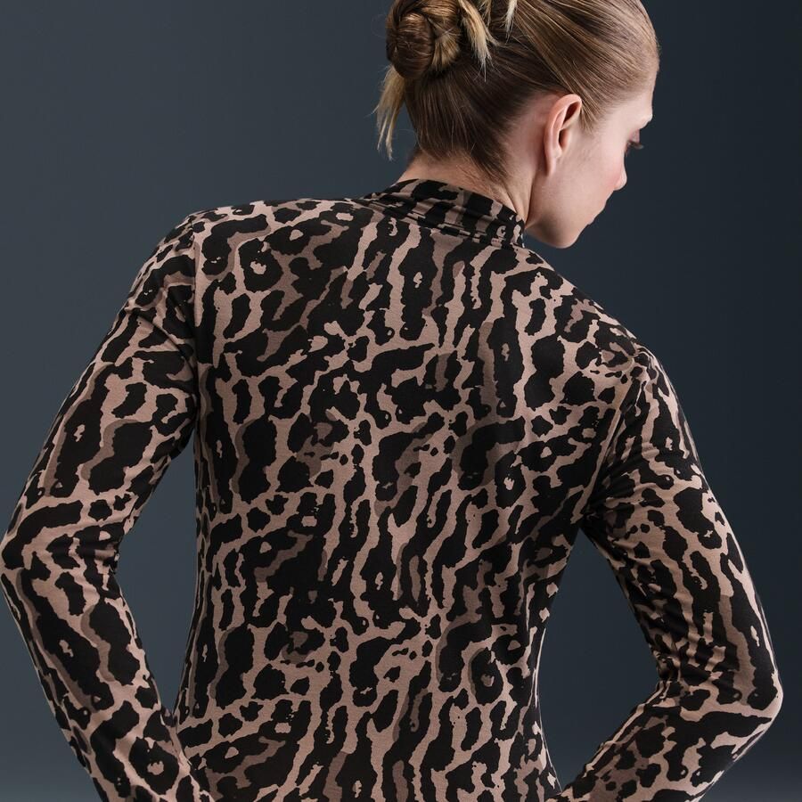 Nike Chill Knit aansluitend T-shirt met lange mouwen voor dames Zwart