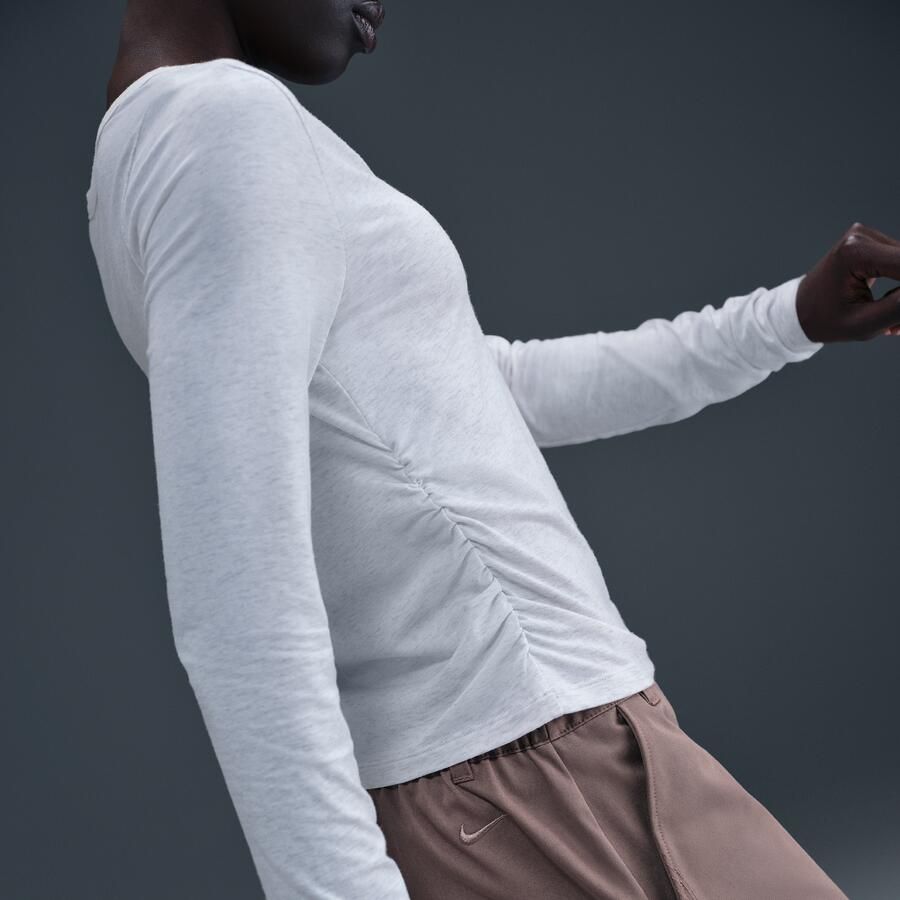 Nike Chill Knit damestop met lange mouwen Bruin