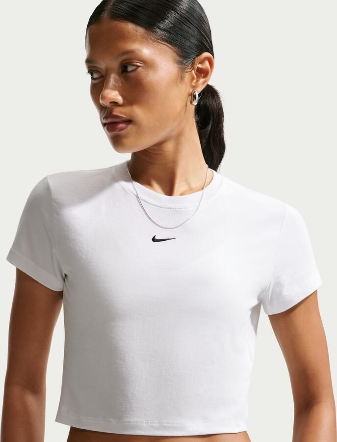 Nike Chill Knit kort T-shirt voor dames Wit