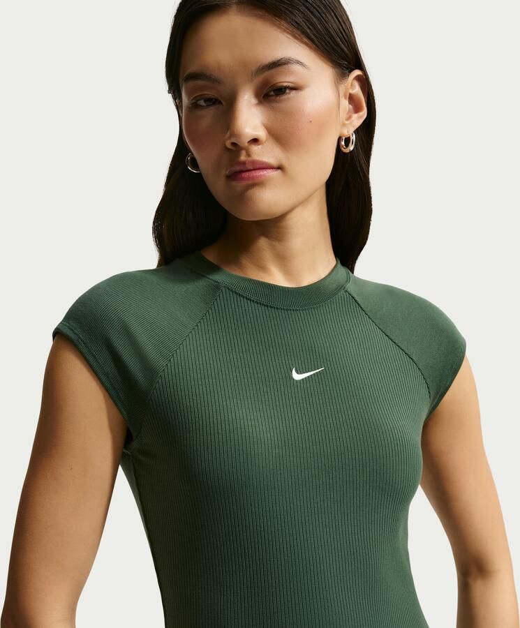 Nike Chill Knit strakke geribde top met korte mouwen voor dames Groen - Foto 4