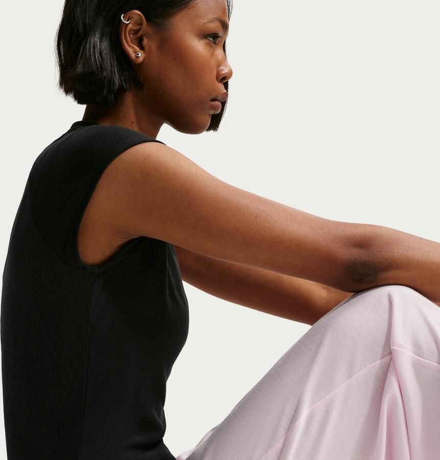 Nike Chill Knit strakke geribde top met korte mouwen voor dames Zwart - Foto 2