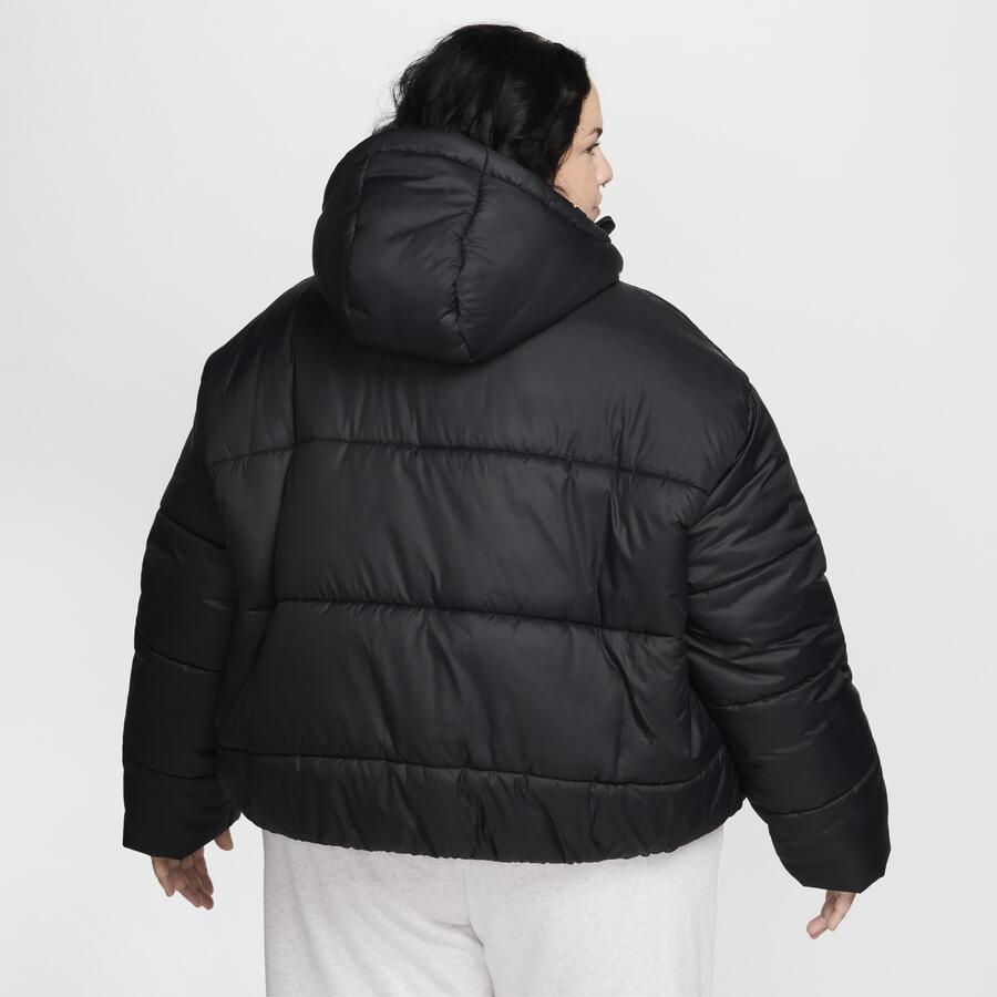 Nike Classic Puffer Therma-FIT ruimvallend jack met capuchon voor dames (Plus Size) Zwart