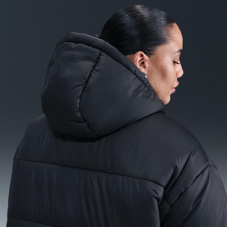 Nike Classic Therma-FIT ruimvallende parka voor dames (Plus Size) Zwart