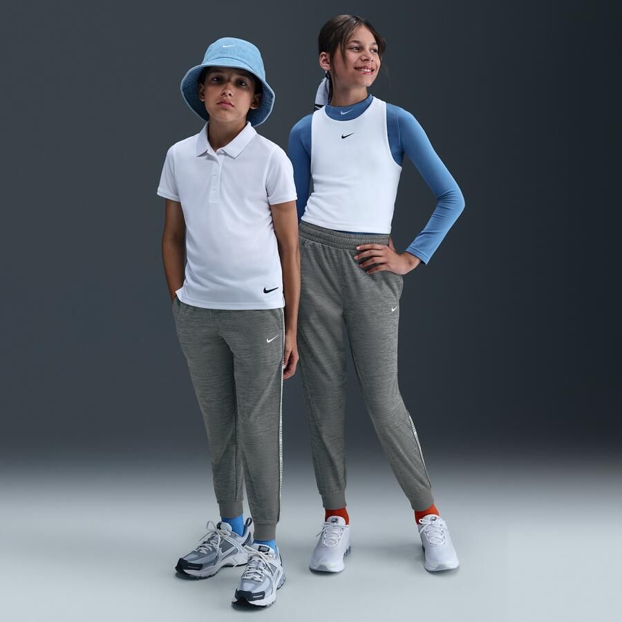 Nike Club Dri-FIT joggingbroek voor kids Grijs - Foto 4