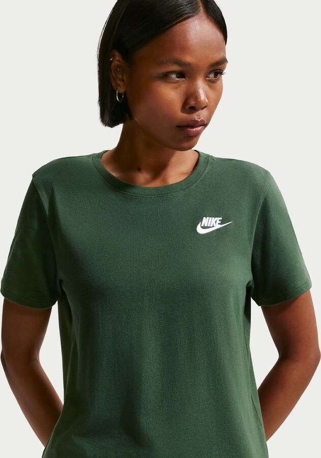Nike Club Essentials T-shirt voor dames Groen - Foto 4