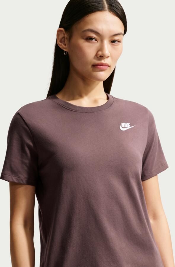 Nike Club Essentials T-shirt voor dames Paars - Foto 4