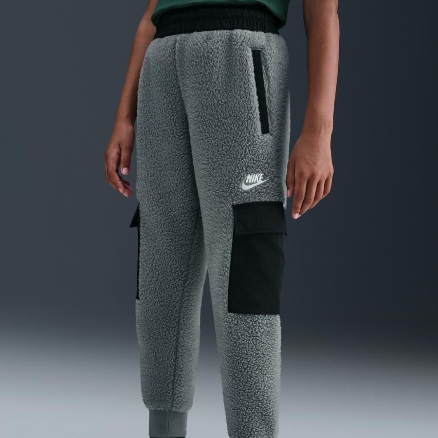 Nike Club Fleece cargobroek voor kids Grijs - Foto 2