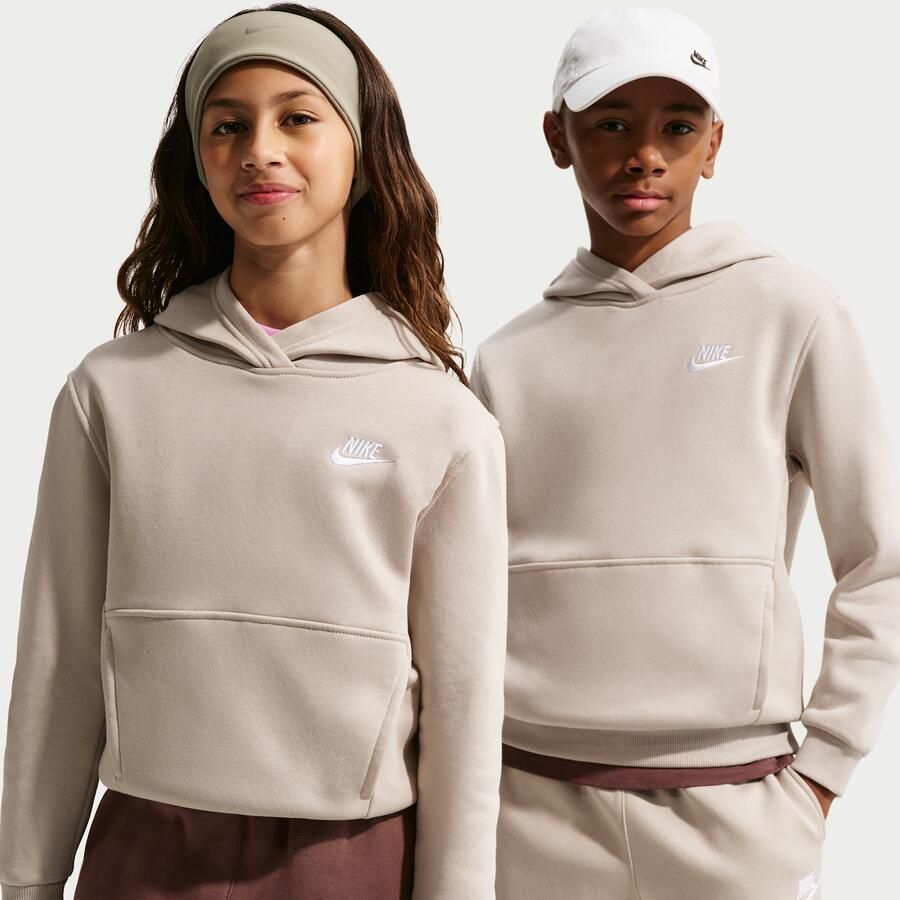 Nike Club Fleece Hoodie voor kids Bruin - Foto 4