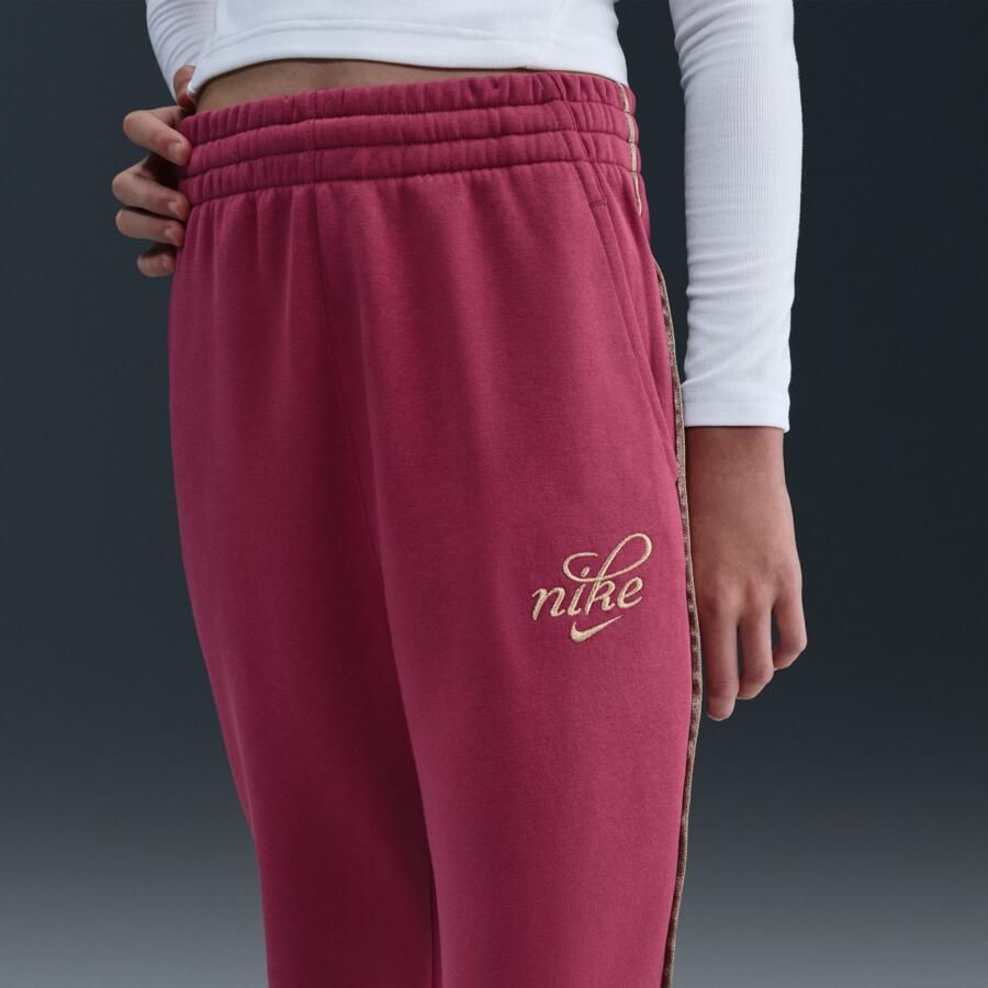 Nike Club Fleece oversized joggingbroek voor meisjes Paars