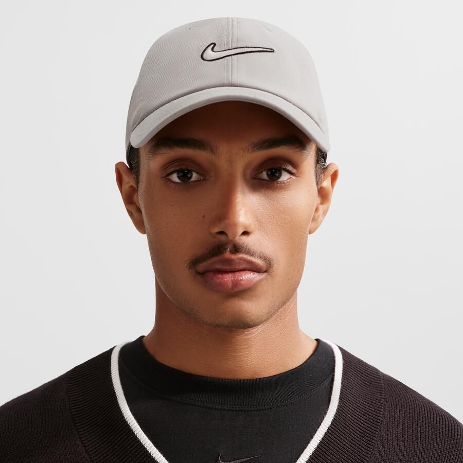 Nike Club ongestructureerde Swoosh pet Grijs - Foto 4