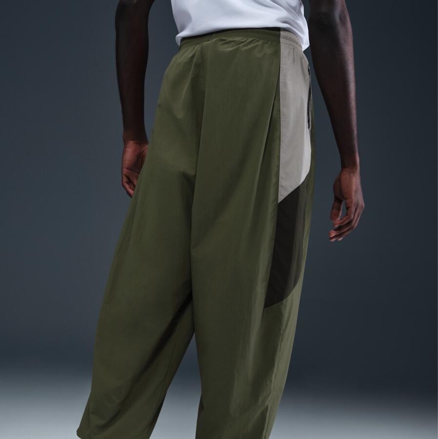 Nike Club oversized geweven trainingsbroek voor heren Groen - Foto 3