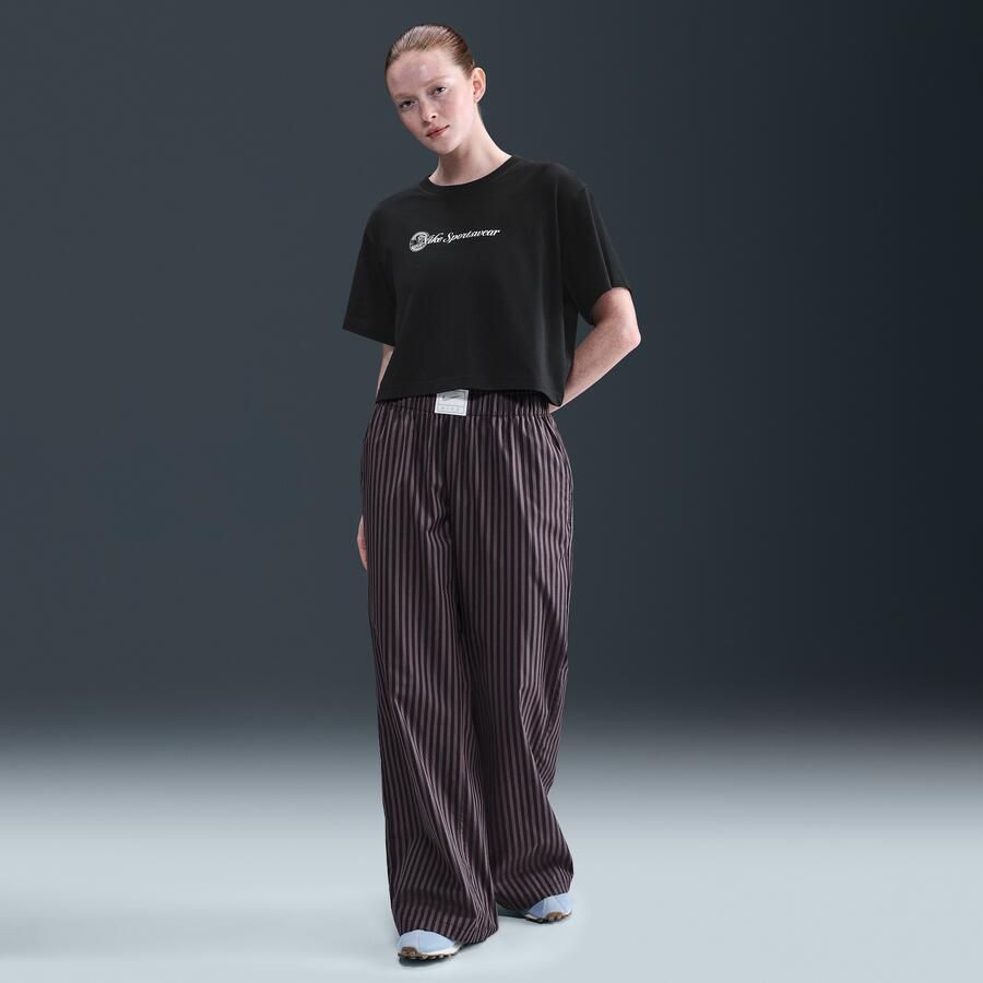 Nike Club ruimvallend kort T-shirt voor dames Zwart - Foto 3