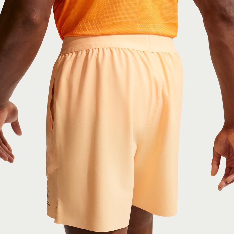 Nike Court Advantage Dri-FIT tennisshorts voor heren (15 cm) Oranje