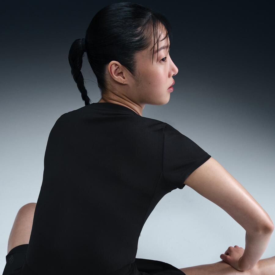 Nike Court Advantage Dri-FIT tennistop met korte mouwen voor dames Zwart
