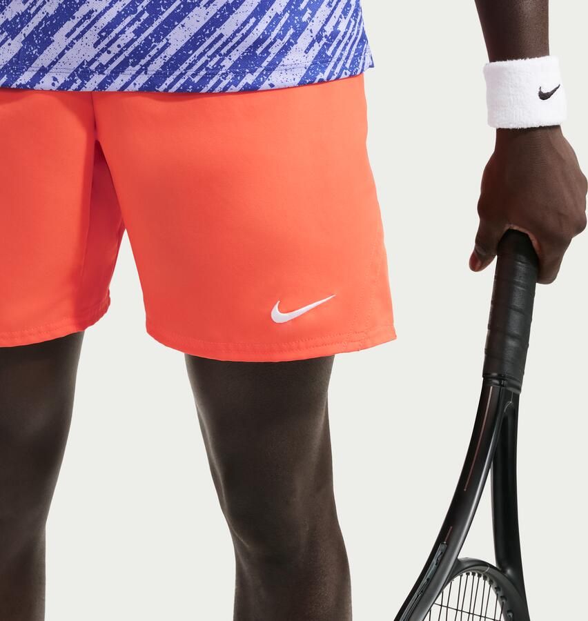 Nike Court Victory Dri-FIT tennisshorts voor heren (18 cm) Oranje