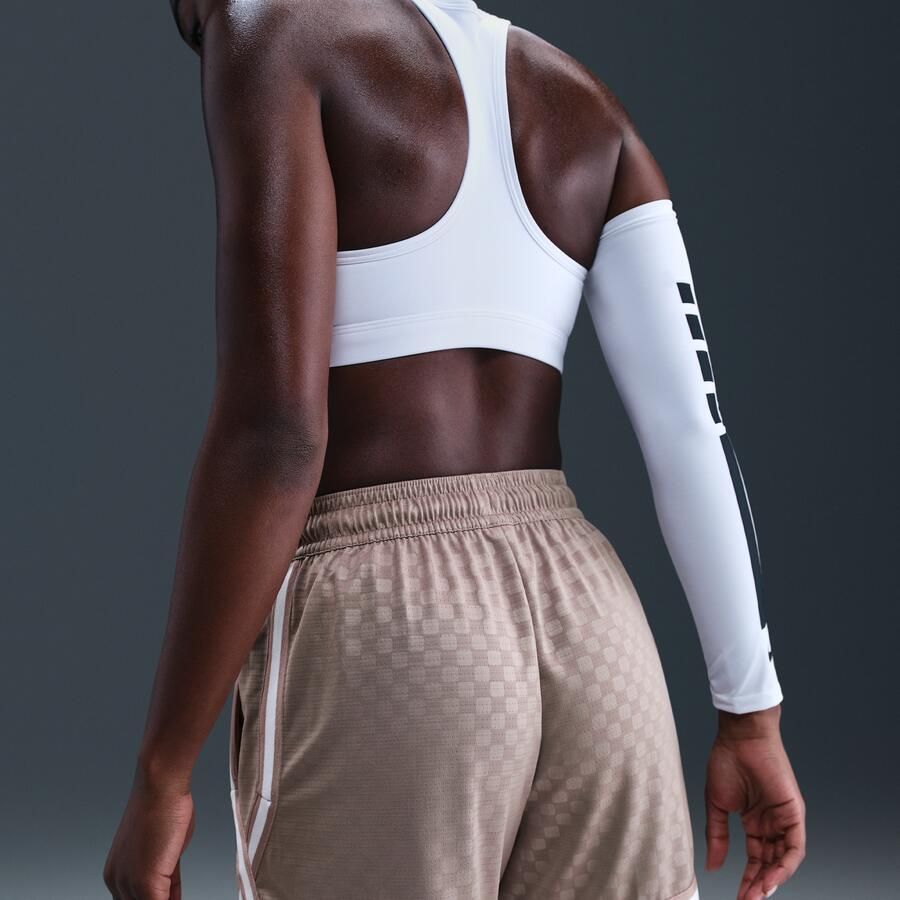 Nike Crossover Dri-FIT basketbalshorts voor dames Bruin - Foto 2