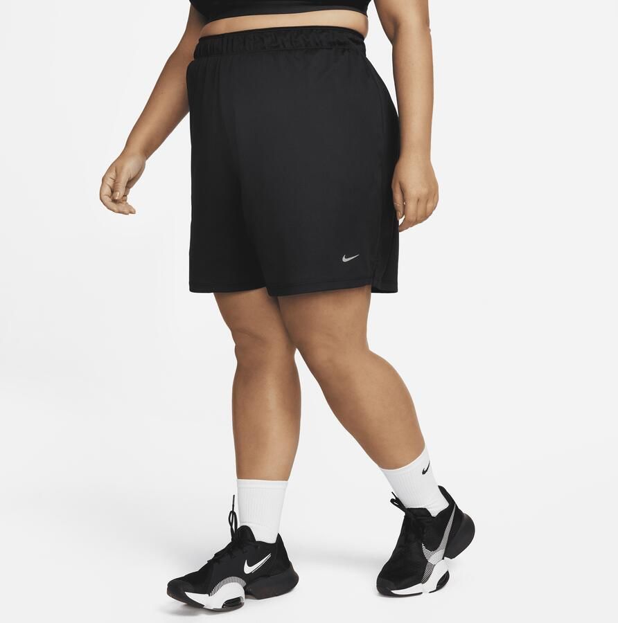 Nike Dri-FIT Attack ongevoerde damesshorts met halfhoge taille (13 cm Plus Size) Zwart - Foto 4
