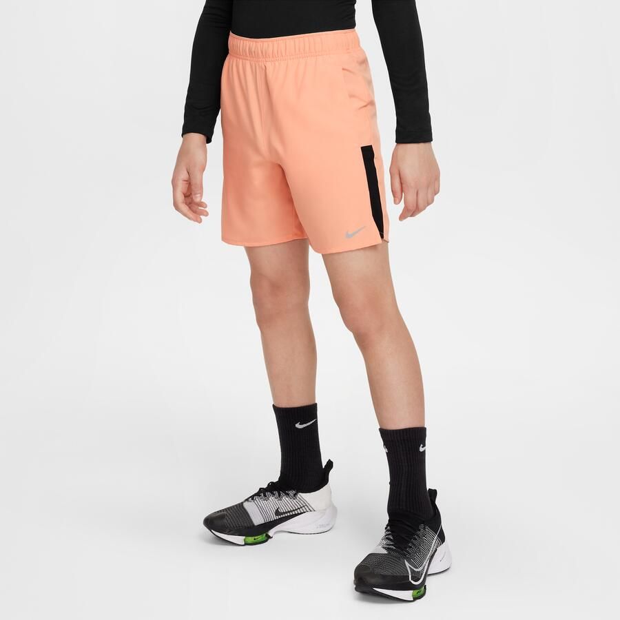 Nike Dri-FIT Challenger trainingsshorts voor jongens Oranje - Foto 4