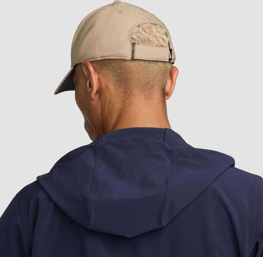 Nike Dri-FIT Club gestructureerde Swoosh pet Bruin - Foto 4