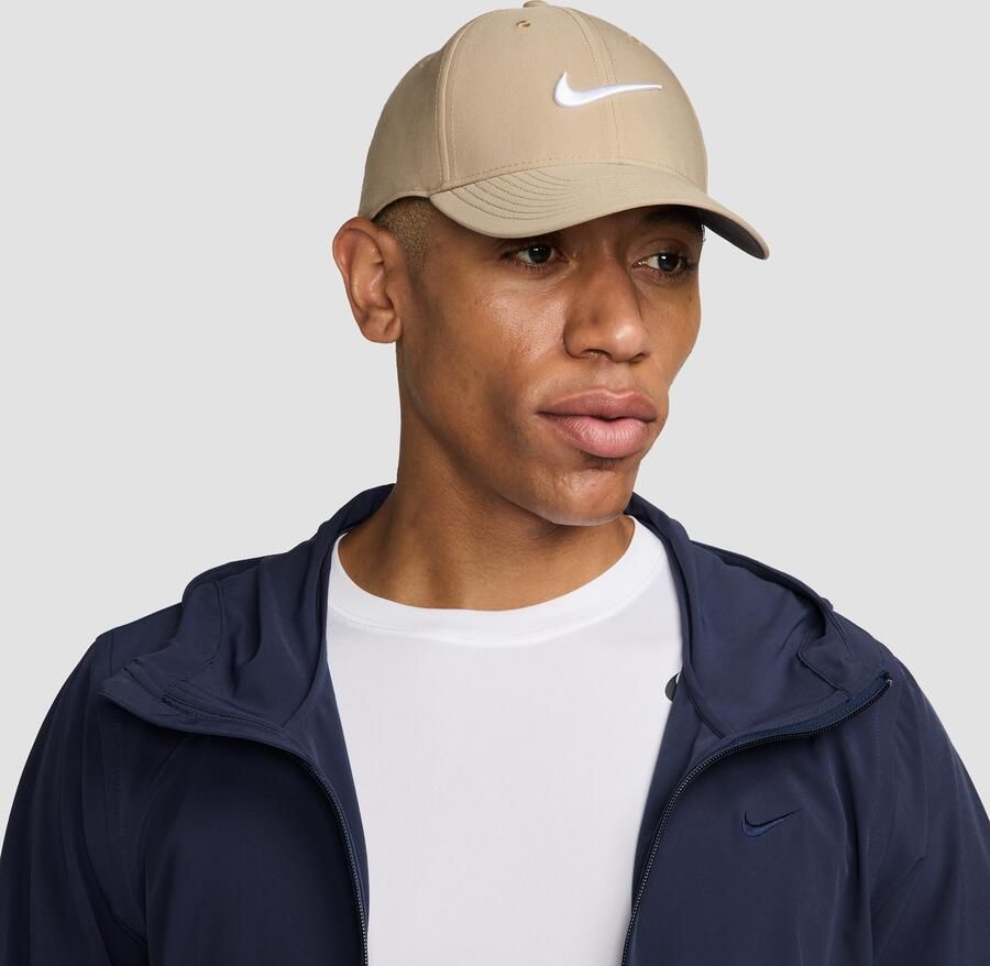 Nike Dri-FIT Club gestructureerde Swoosh pet Bruin - Foto 3