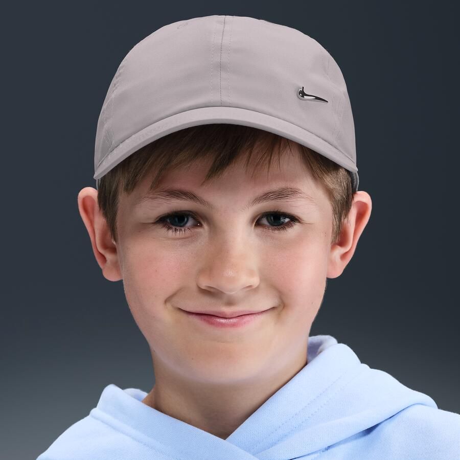 Nike Dri-FIT Club ongestructureerde pet met metalen Swoosh voor kids Paars - Foto 4