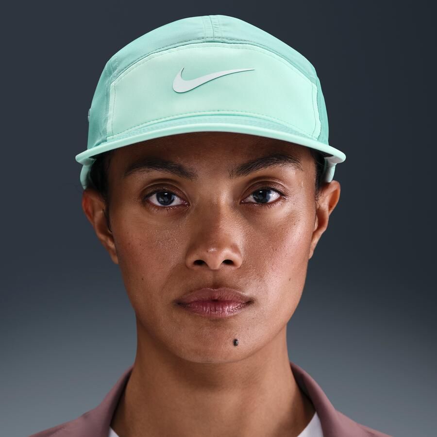 Nike Fly Dri-FIT ongestructureerde Swoosh pet Groen