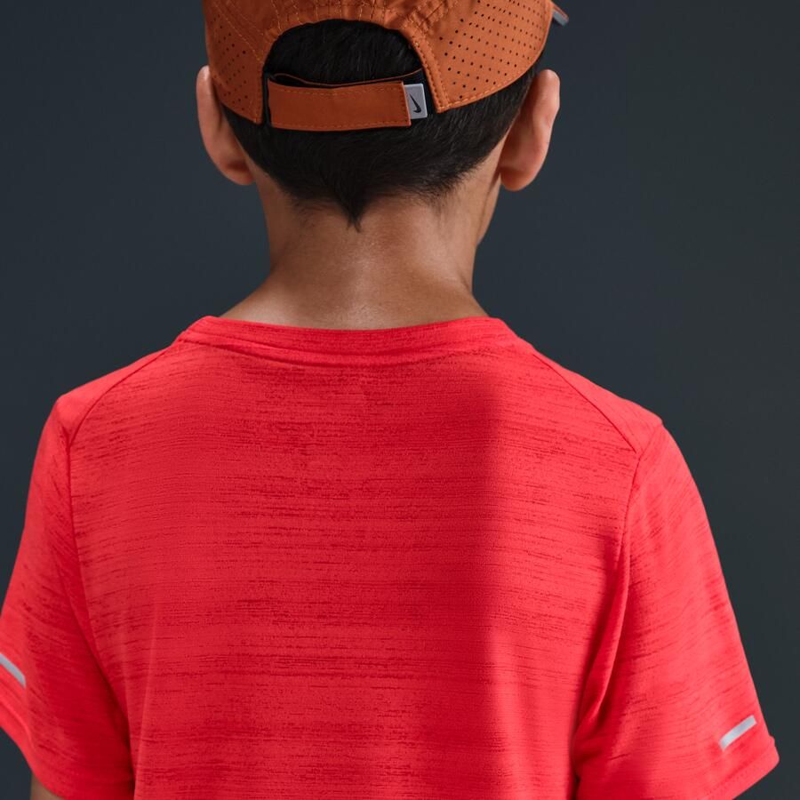 Nike Dri-FIT Miler trainingstop voor jongens Rood