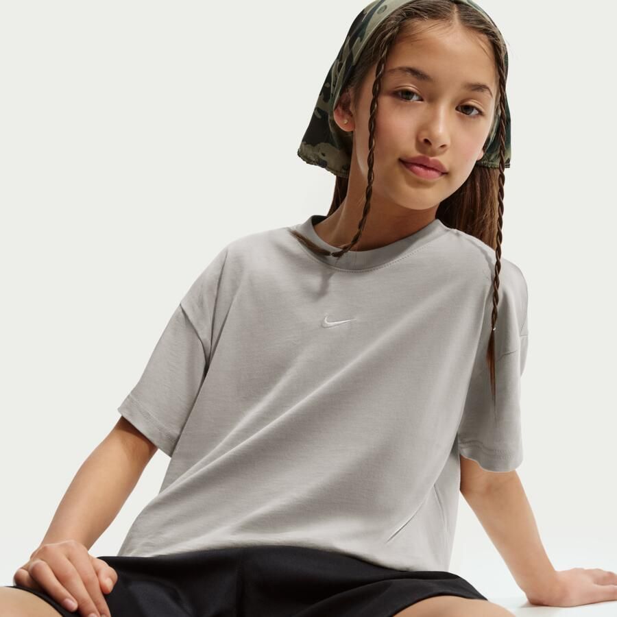 Nike Essential T-shirt voor meisjes Bruin