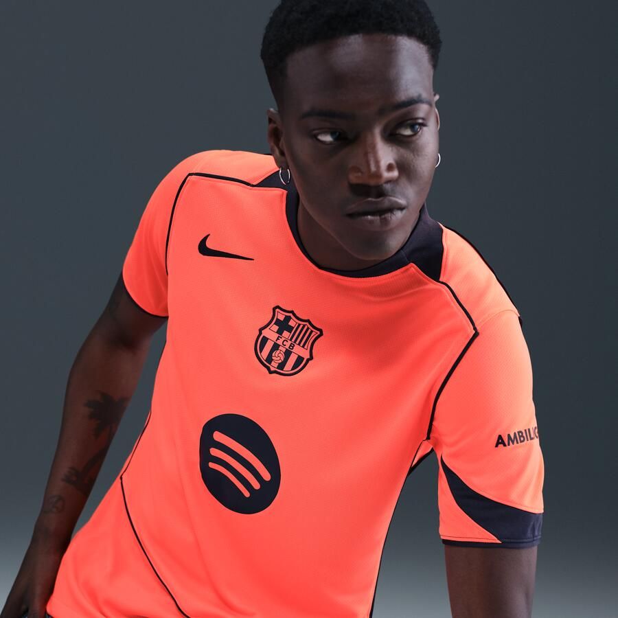 Nike FC Barcelona 2025 26 Stadium Derde Total 90 replicavoetbalshirt met Dri-FIT voor heren Oranje - Foto 2