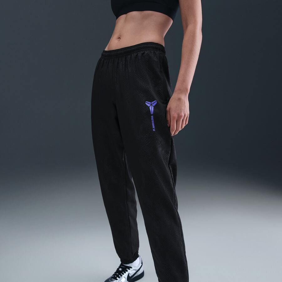 Nike FC Barcelona Uit Kobe voetbaltrainingsbroek met graphic voor dames Zwart