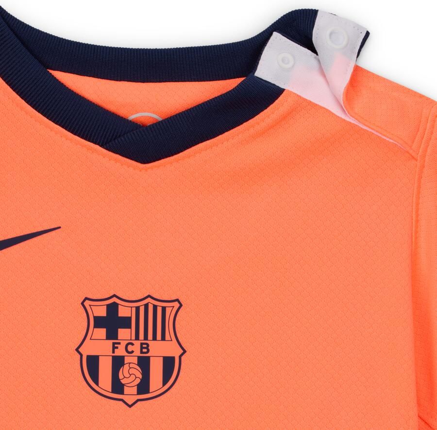 Nike FC Barcelona 2025 26 Stadium Derde Total 90 driedelig replicavoetbaltenue voor baby's peuters Oranje