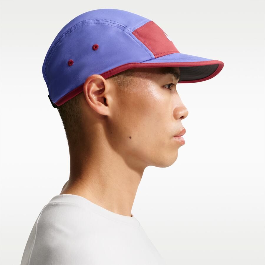 Nike Fly Dri-FIT ongestructureerde Swoosh pet Blauw