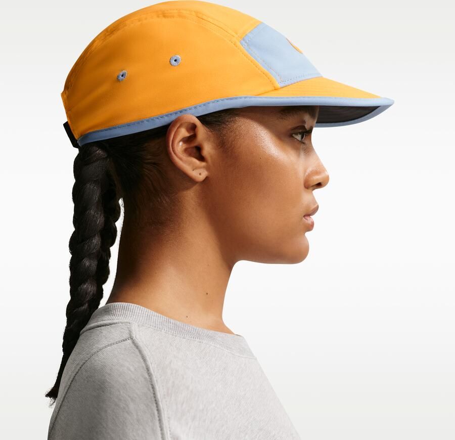 Nike Fly Dri-FIT ongestructureerde Swoosh pet Geel - Foto 3