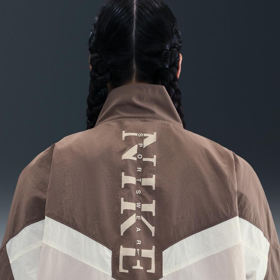 Nike Geweven damesjack Bruin