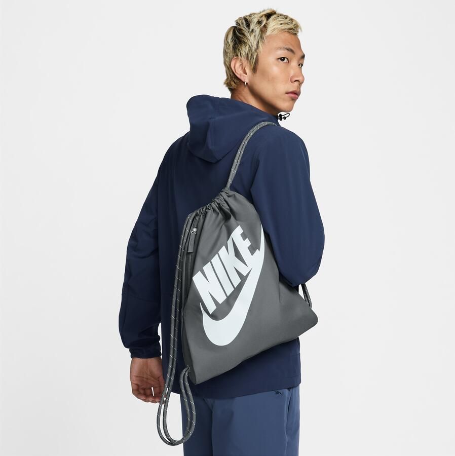 Nike Heritage Tas met trekkoord (13 liter) Grijs