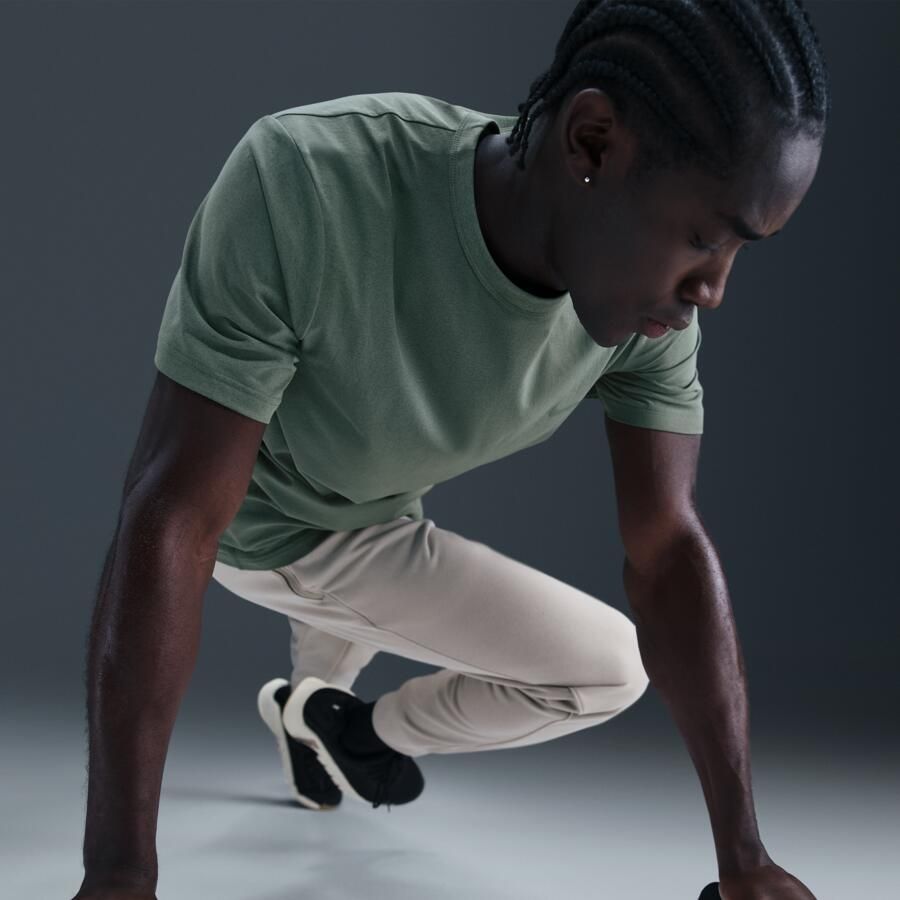 Nike Hyverse Dri-FIT UV multifunctionele herentop met korte mouwen Grijs - Foto 3