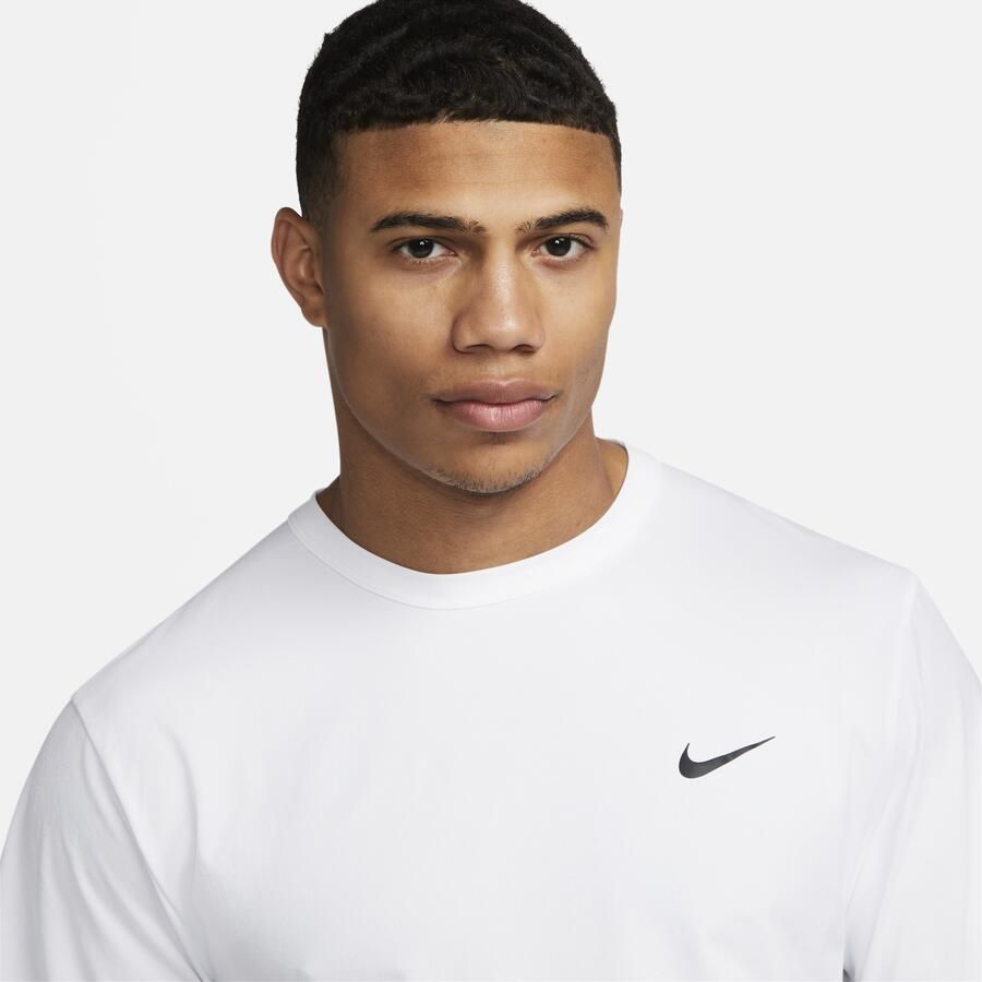 Nike Hyverse Dri-FIT UV multifunctionele herentop met korte mouwen Wit