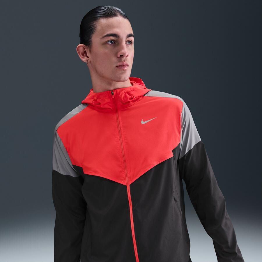 Nike Impossibly Light Windrunner hardloopjack voor heren Rood - Foto 4