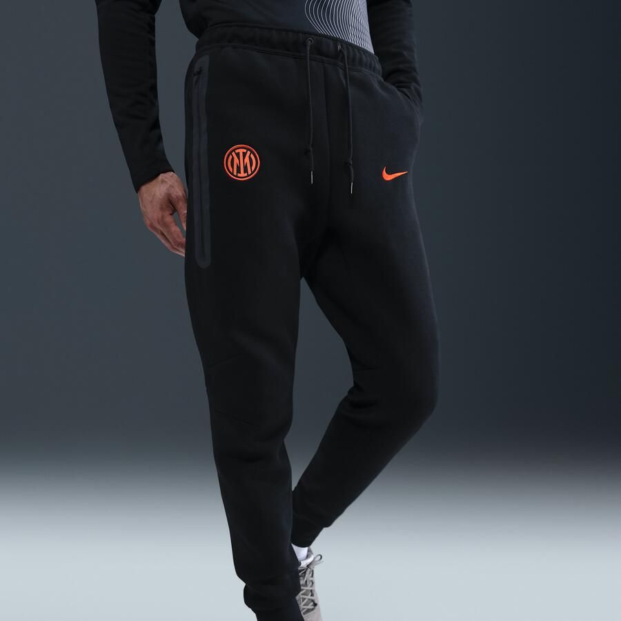 Nike Inter Milan Tech Fleece Total 90 voetbaljoggingbroek voor heren Zwart