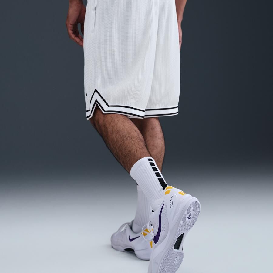 Nike Kobe basketbalshorts met plooien voor heren Wit - Foto 2